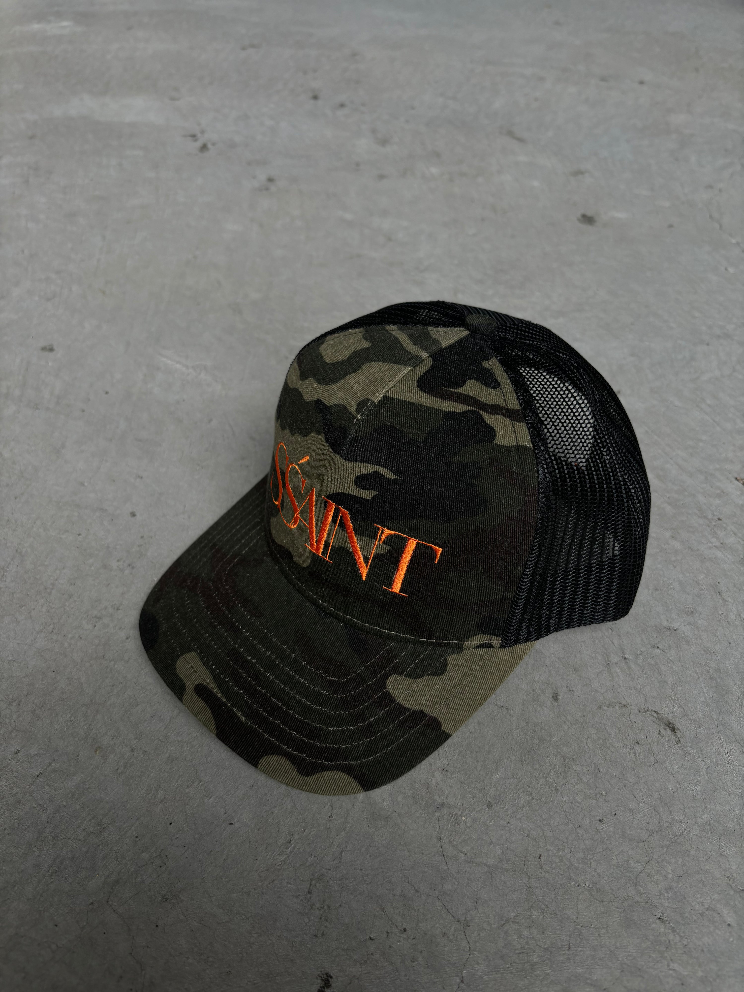 SŚAINT Camo Trucker Cap